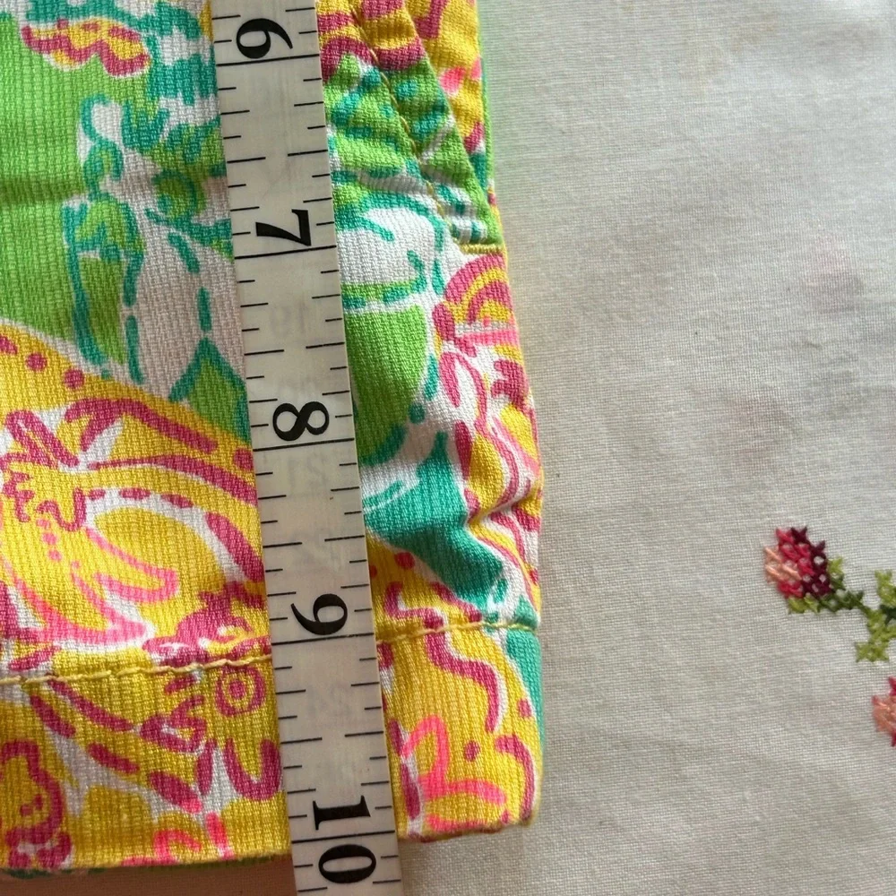 Lilly PULITZER 100% cotton shorts Sz 4 .